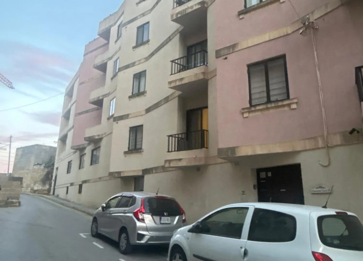 Sunny 2Br Apartment In St Julians San Ġiljan 0*,