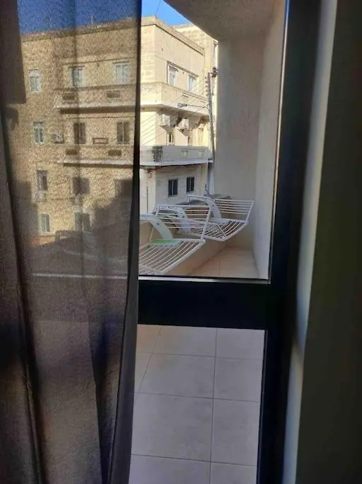 Sunny 2Br Apartment In St Julians Сент Джулианс